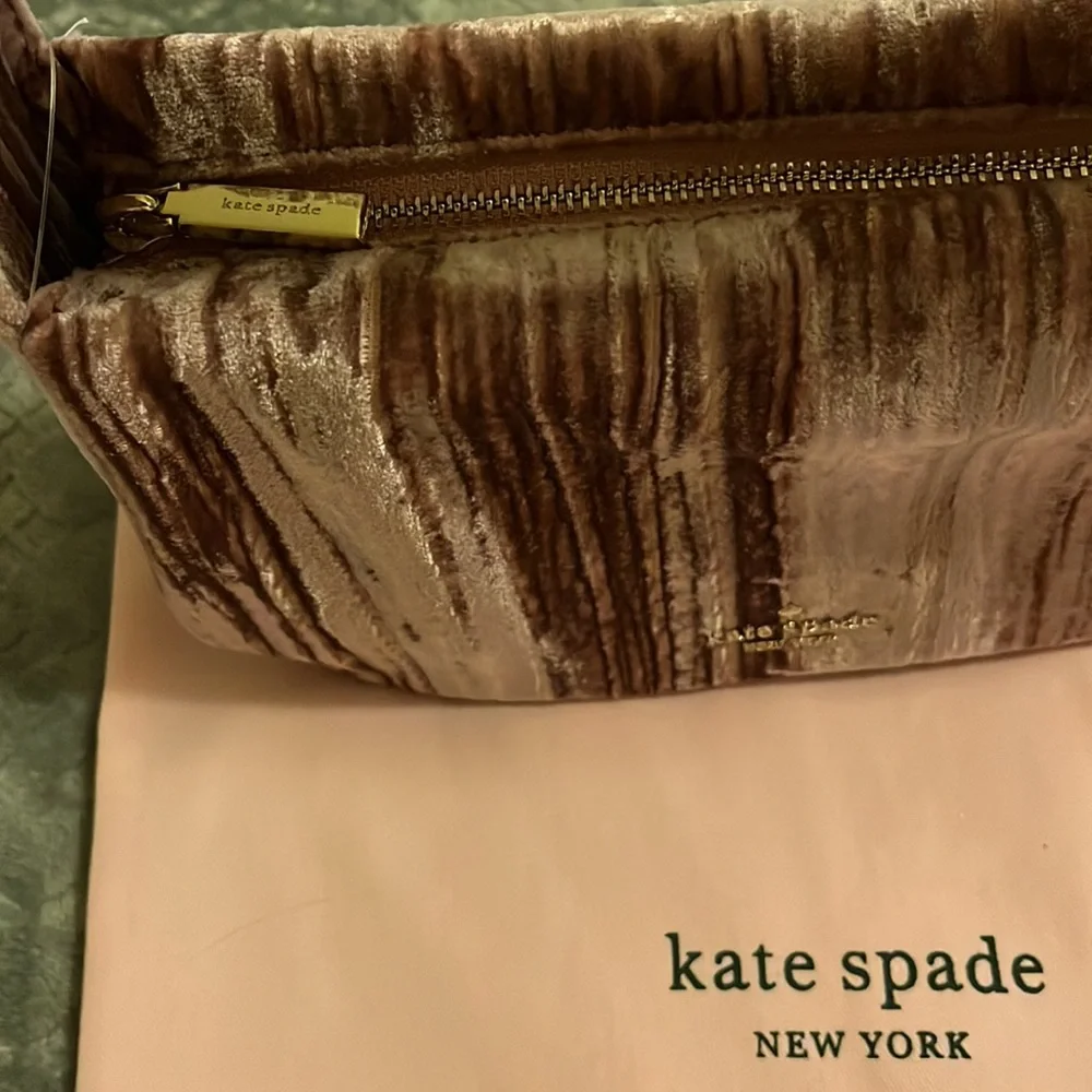 NWT Kate Spade Baguette in Pomegranate Crushed Velvet with Bow - Picture 3 of 6